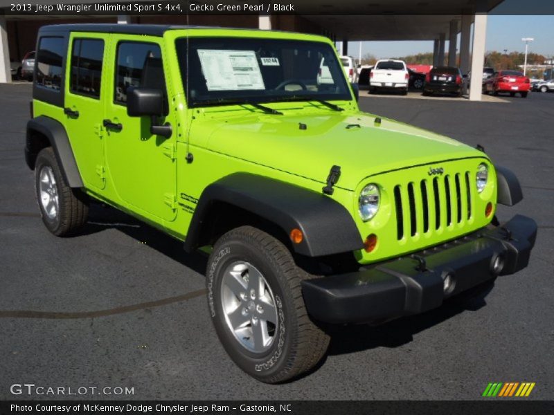 Front 3/4 View of 2013 Wrangler Unlimited Sport S 4x4