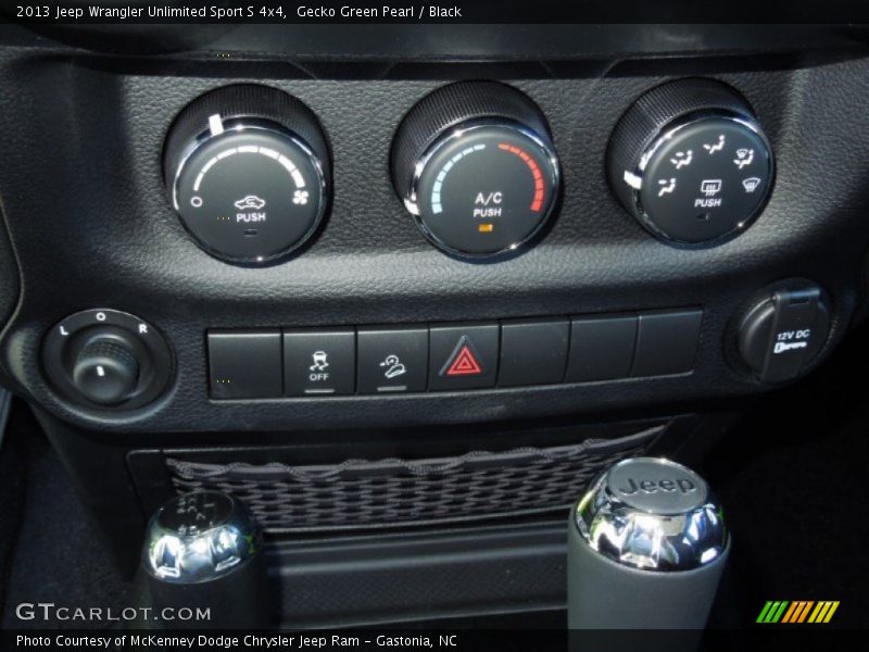 Controls of 2013 Wrangler Unlimited Sport S 4x4