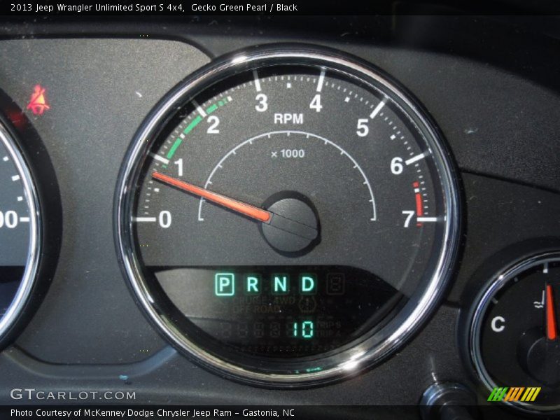 Gecko Green Pearl / Black 2013 Jeep Wrangler Unlimited Sport S 4x4