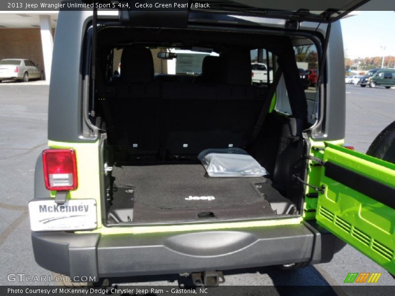 Gecko Green Pearl / Black 2013 Jeep Wrangler Unlimited Sport S 4x4