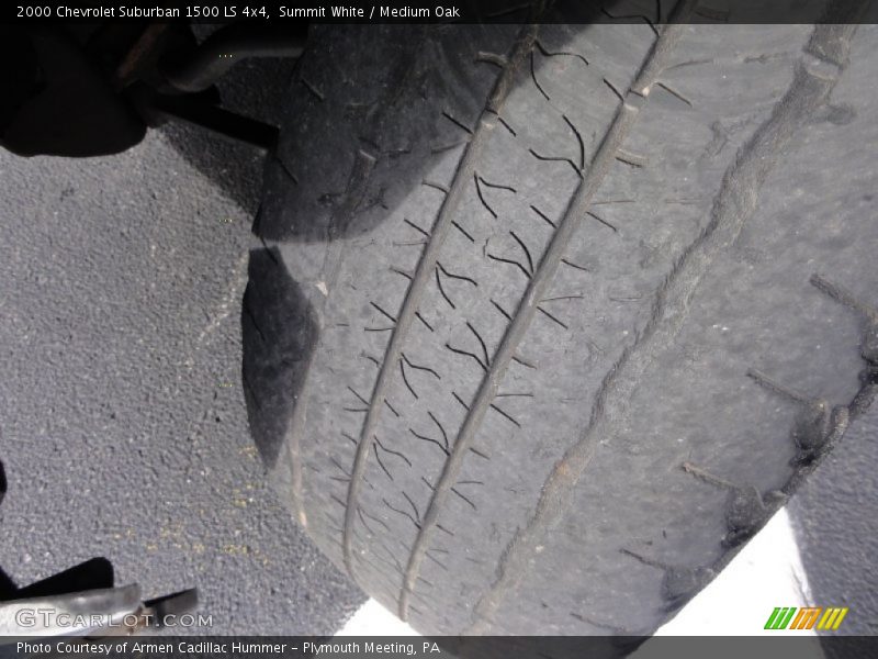 Summit White / Medium Oak 2000 Chevrolet Suburban 1500 LS 4x4