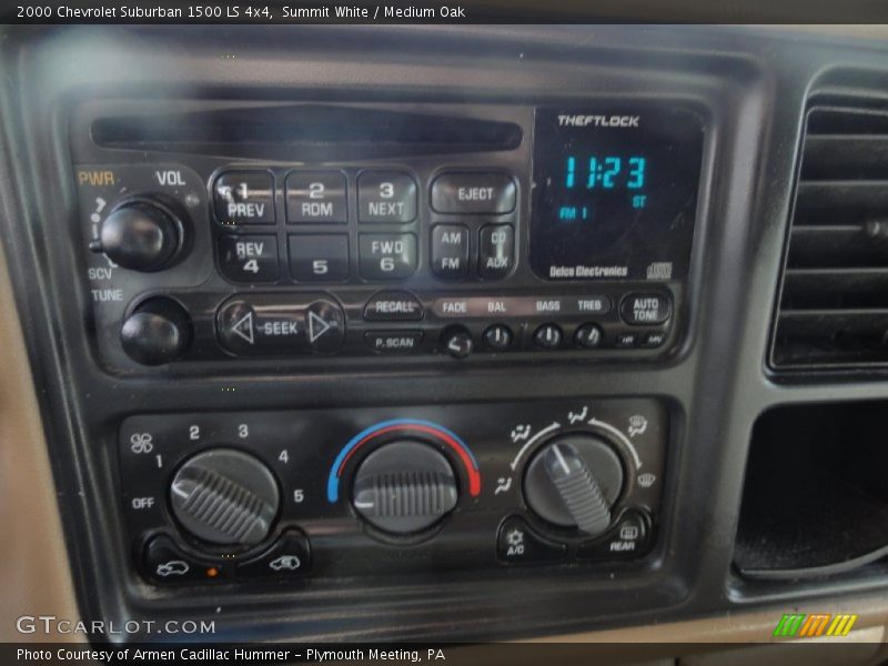 Summit White / Medium Oak 2000 Chevrolet Suburban 1500 LS 4x4