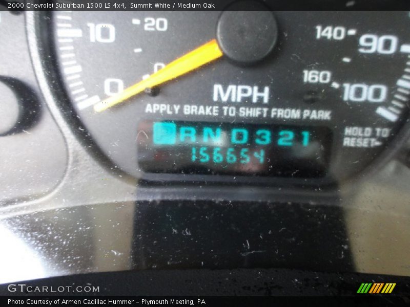 Summit White / Medium Oak 2000 Chevrolet Suburban 1500 LS 4x4