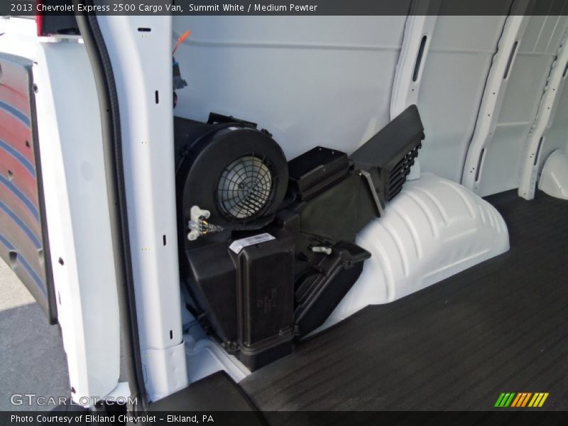 Summit White / Medium Pewter 2013 Chevrolet Express 2500 Cargo Van