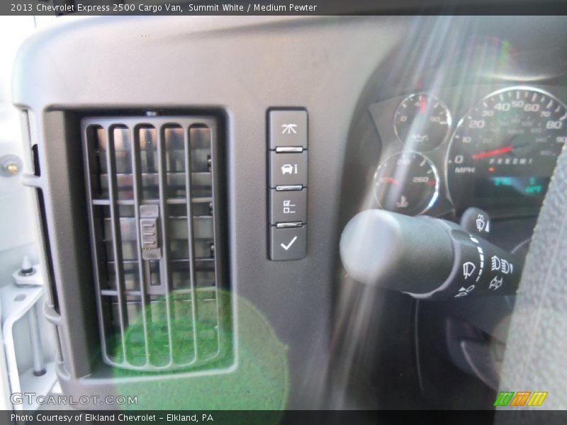 Summit White / Medium Pewter 2013 Chevrolet Express 2500 Cargo Van
