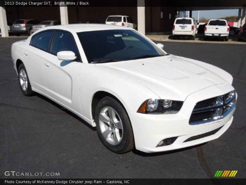 Bright White / Black 2013 Dodge Charger SXT