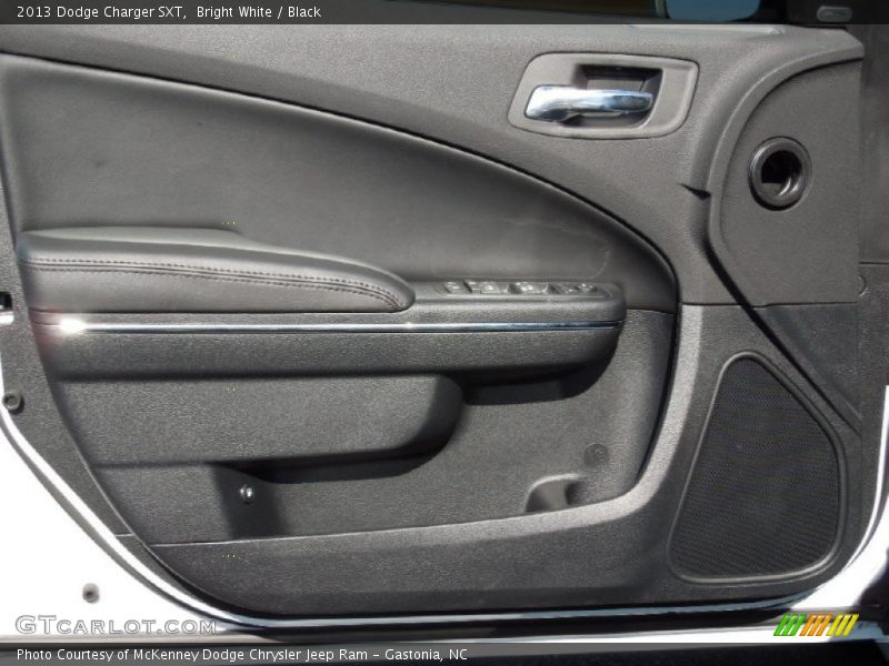 Bright White / Black 2013 Dodge Charger SXT