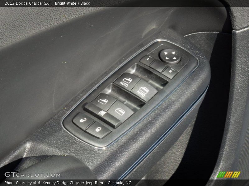 Bright White / Black 2013 Dodge Charger SXT