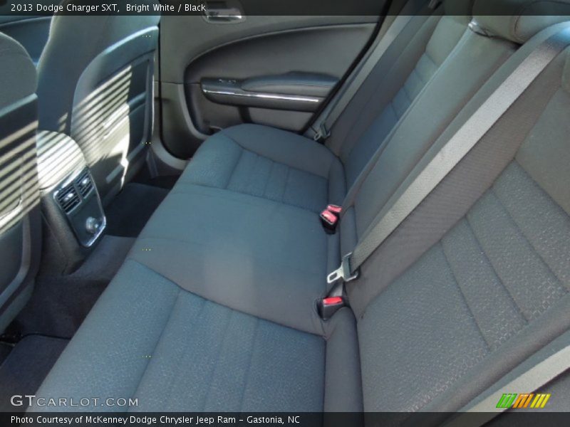 Bright White / Black 2013 Dodge Charger SXT