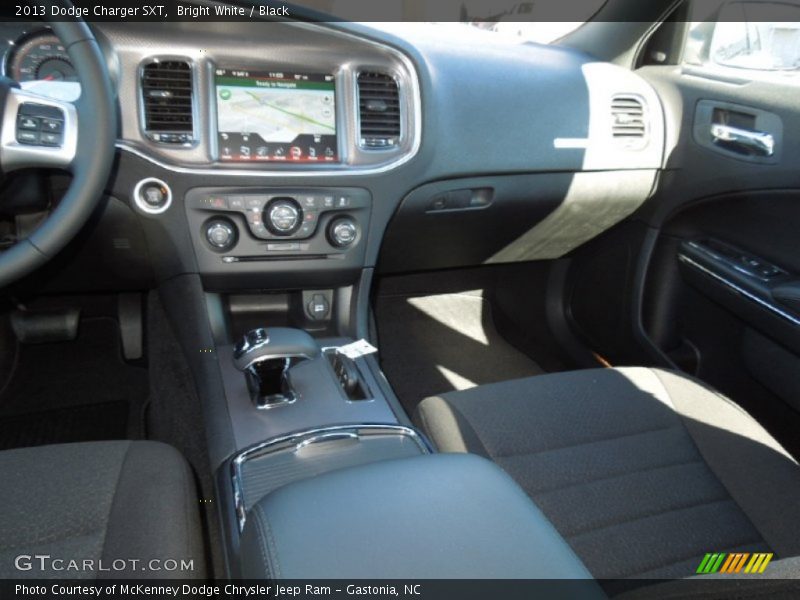 Bright White / Black 2013 Dodge Charger SXT