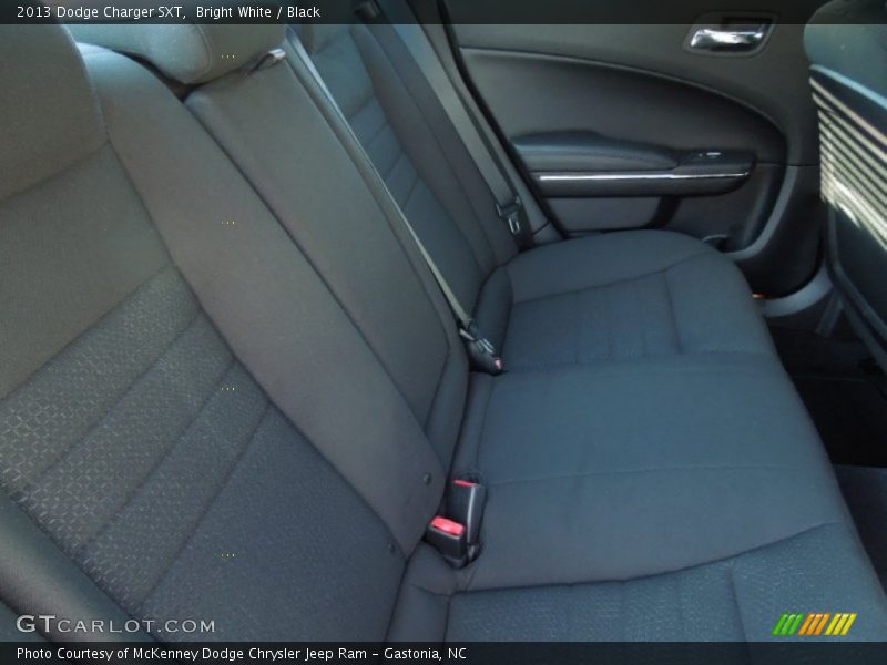 Bright White / Black 2013 Dodge Charger SXT