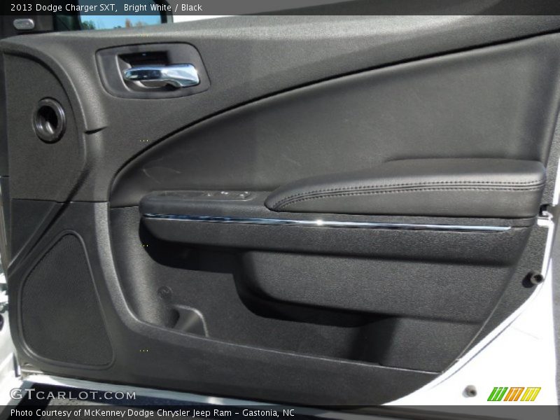 Bright White / Black 2013 Dodge Charger SXT