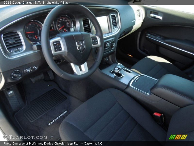 Bright White / Black 2013 Dodge Charger SXT