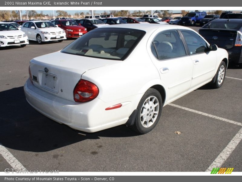 Icelandic White Pearl / Frost 2001 Nissan Maxima GXE