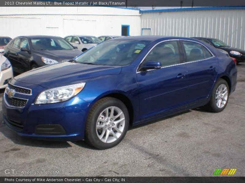 Front 3/4 View of 2013 Malibu LT