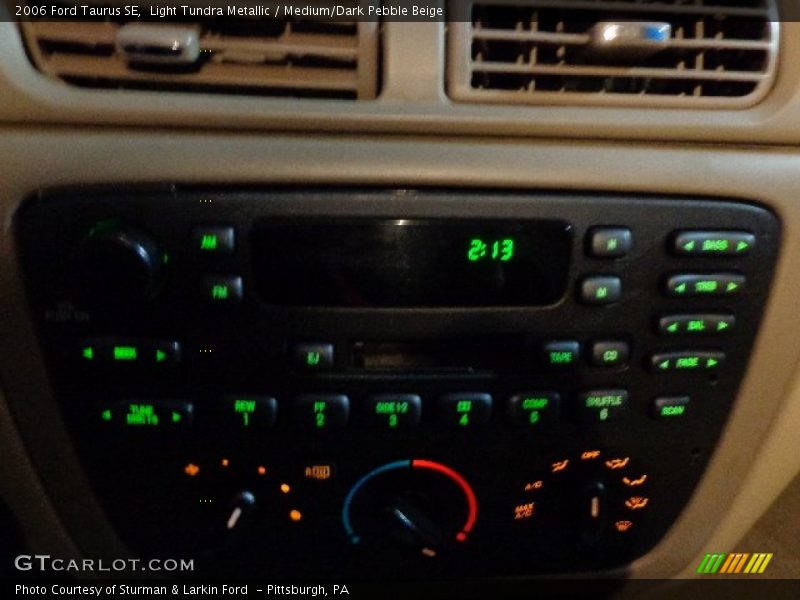Light Tundra Metallic / Medium/Dark Pebble Beige 2006 Ford Taurus SE