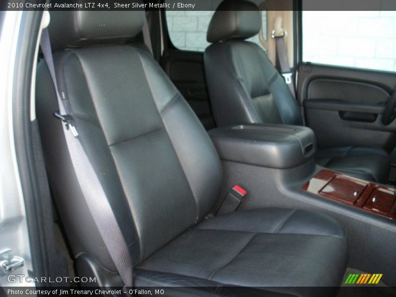 Sheer Silver Metallic / Ebony 2010 Chevrolet Avalanche LTZ 4x4