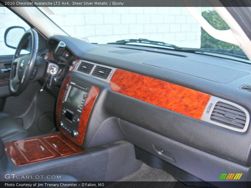 Sheer Silver Metallic / Ebony 2010 Chevrolet Avalanche LTZ 4x4