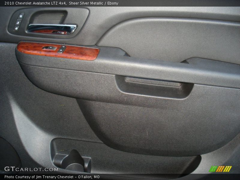 Sheer Silver Metallic / Ebony 2010 Chevrolet Avalanche LTZ 4x4
