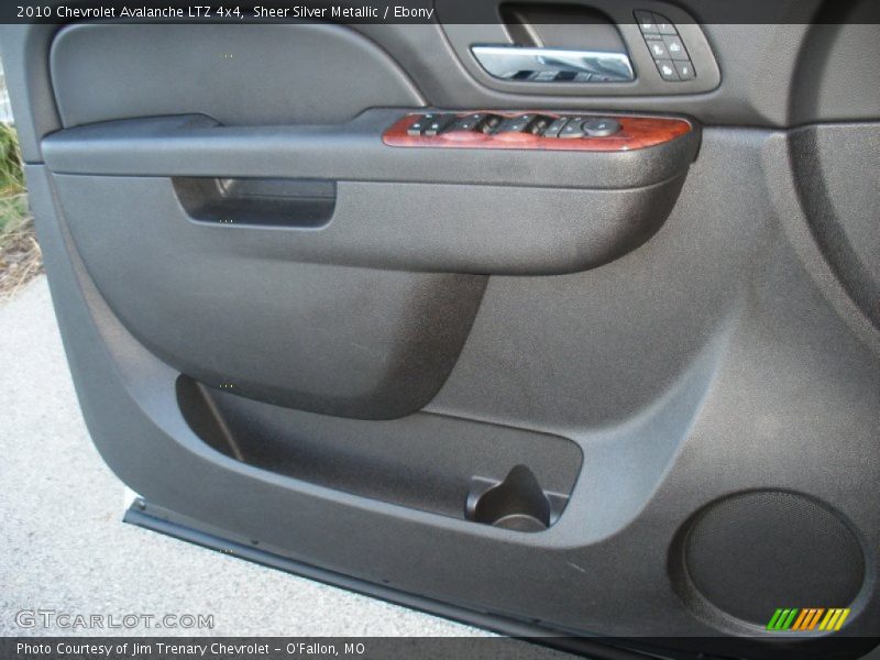 Sheer Silver Metallic / Ebony 2010 Chevrolet Avalanche LTZ 4x4