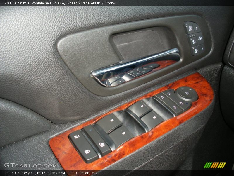 Sheer Silver Metallic / Ebony 2010 Chevrolet Avalanche LTZ 4x4