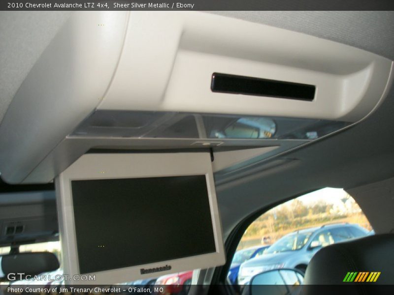 Sheer Silver Metallic / Ebony 2010 Chevrolet Avalanche LTZ 4x4