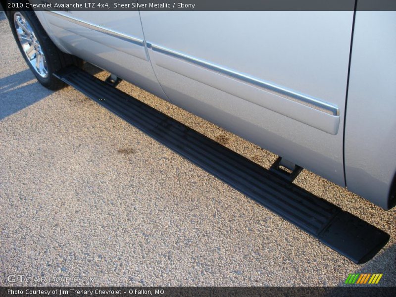Sheer Silver Metallic / Ebony 2010 Chevrolet Avalanche LTZ 4x4