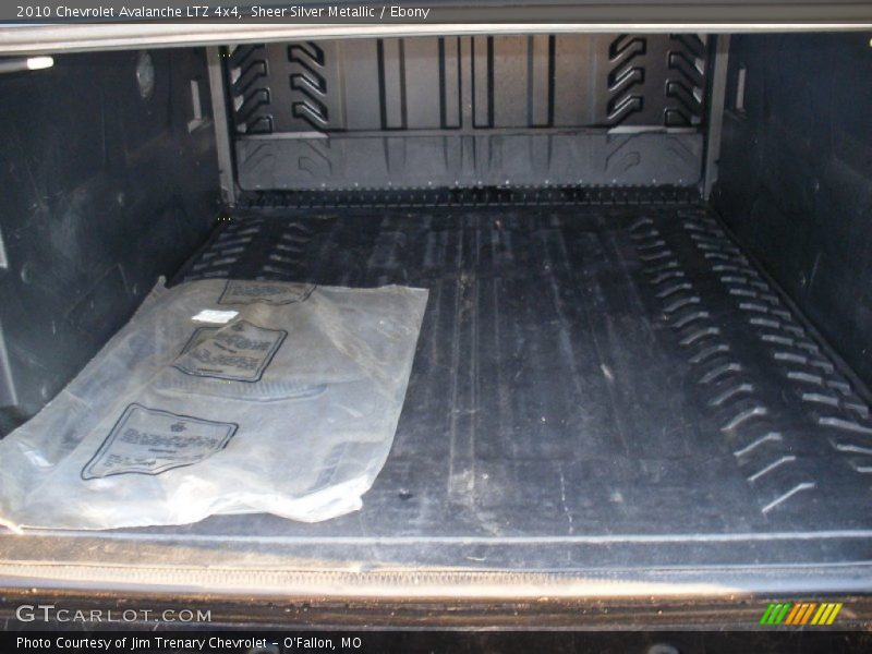 Sheer Silver Metallic / Ebony 2010 Chevrolet Avalanche LTZ 4x4