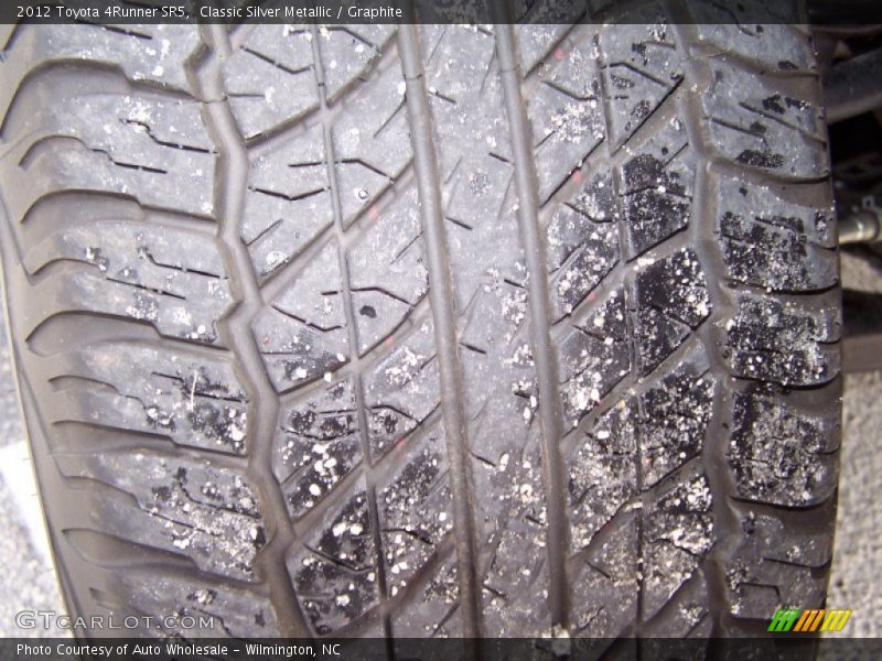 Classic Silver Metallic / Graphite 2012 Toyota 4Runner SR5