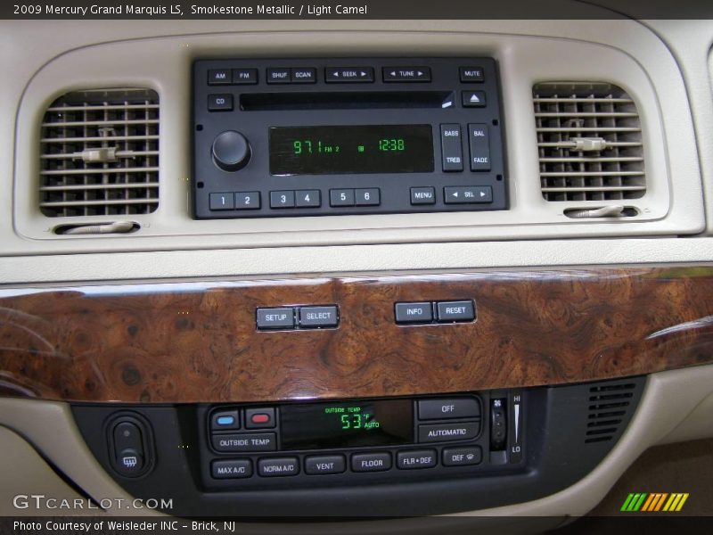 Smokestone Metallic / Light Camel 2009 Mercury Grand Marquis LS