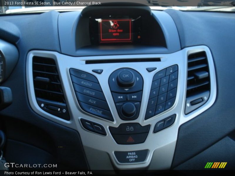 Blue Candy / Charcoal Black 2013 Ford Fiesta SE Sedan