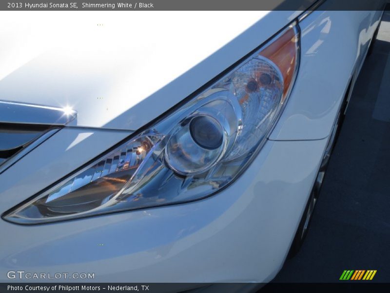 Shimmering White / Black 2013 Hyundai Sonata SE