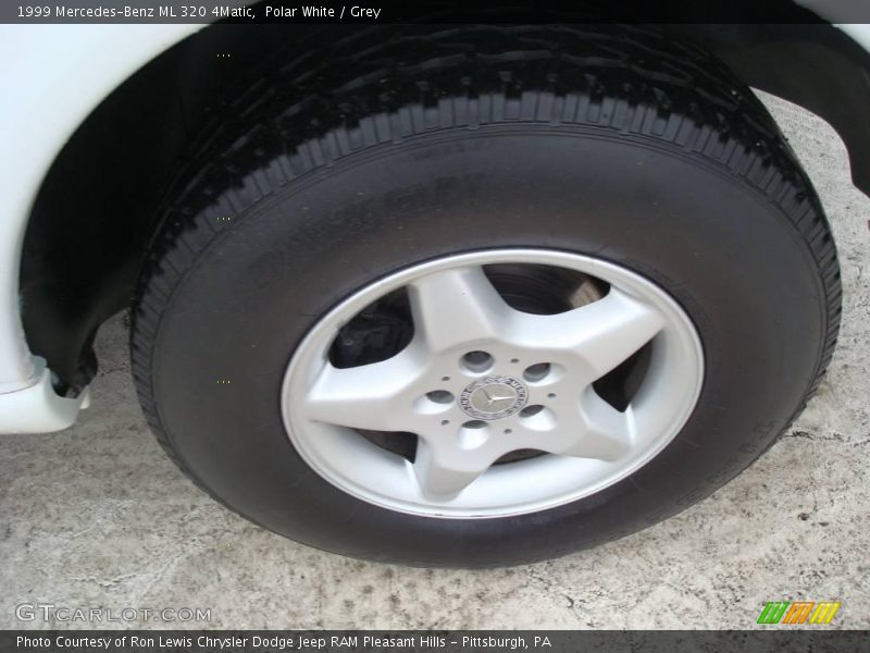 Polar White / Grey 1999 Mercedes-Benz ML 320 4Matic