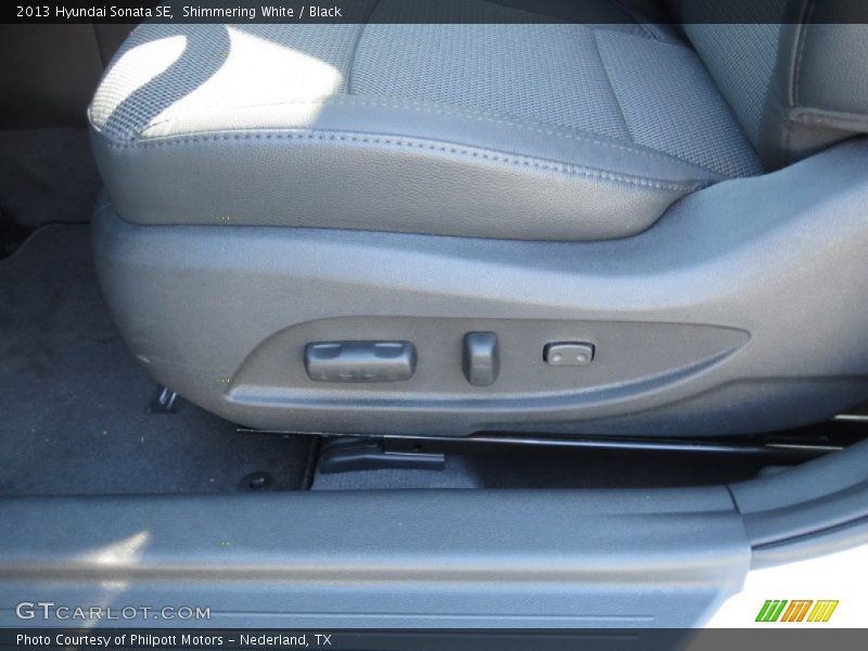 Shimmering White / Black 2013 Hyundai Sonata SE