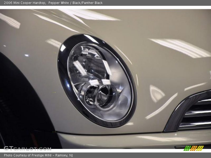 Pepper White / Black/Panther Black 2006 Mini Cooper Hardtop