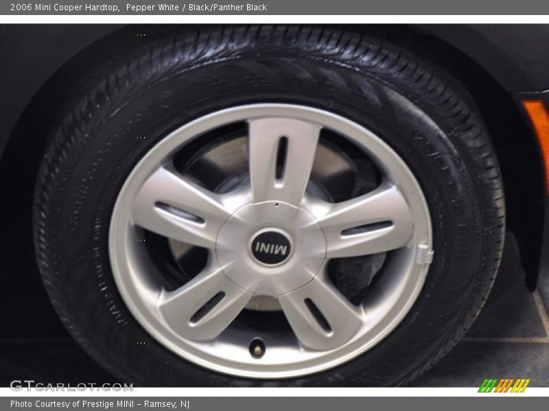 Pepper White / Black/Panther Black 2006 Mini Cooper Hardtop
