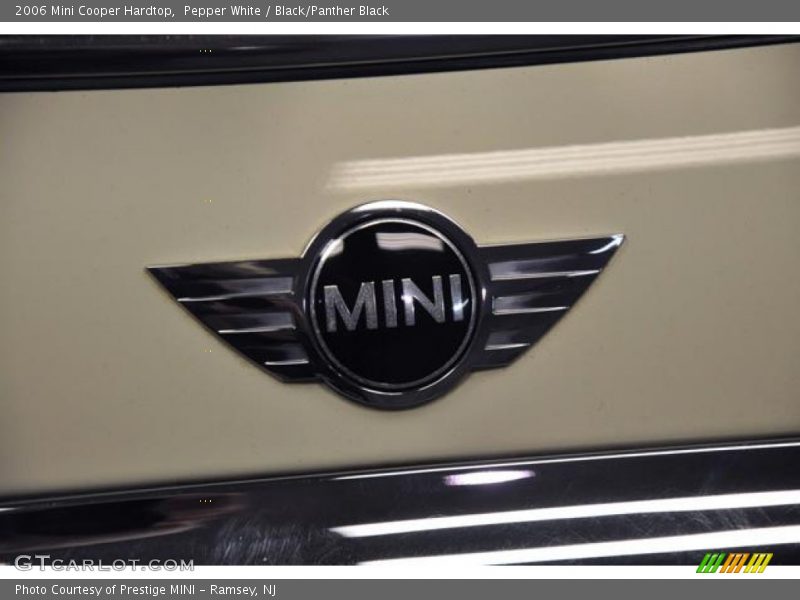 Pepper White / Black/Panther Black 2006 Mini Cooper Hardtop