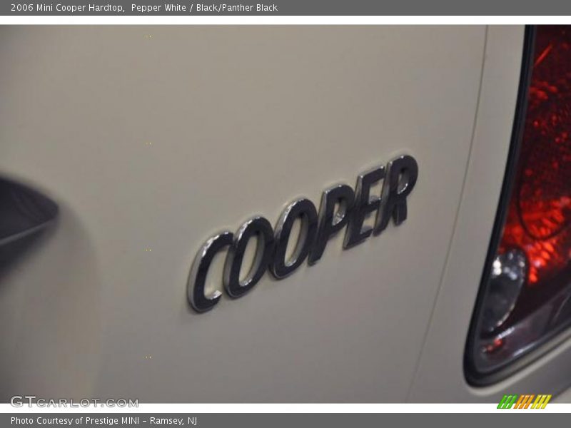 Pepper White / Black/Panther Black 2006 Mini Cooper Hardtop