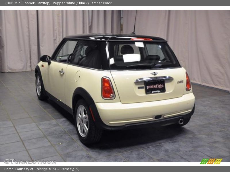 Pepper White / Black/Panther Black 2006 Mini Cooper Hardtop