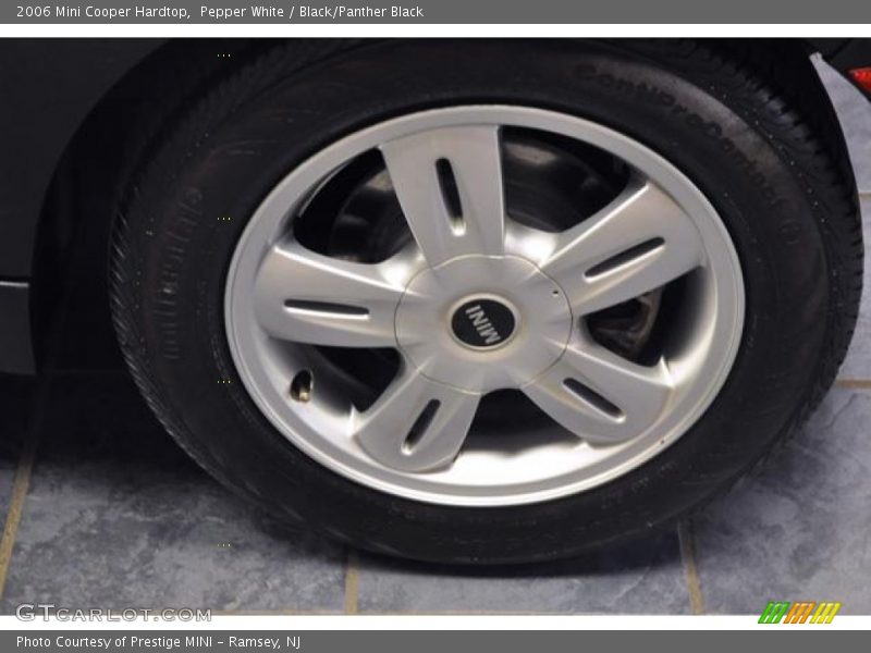 Pepper White / Black/Panther Black 2006 Mini Cooper Hardtop