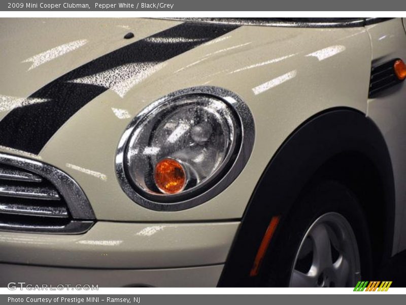 Pepper White / Black/Grey 2009 Mini Cooper Clubman