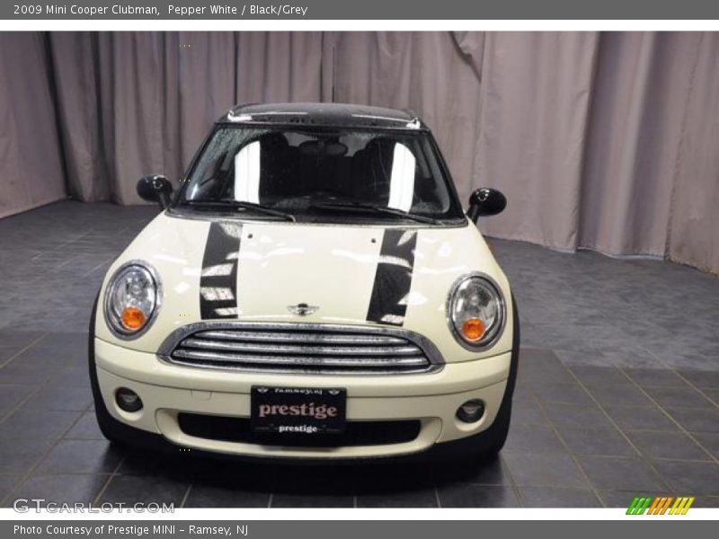 Pepper White / Black/Grey 2009 Mini Cooper Clubman