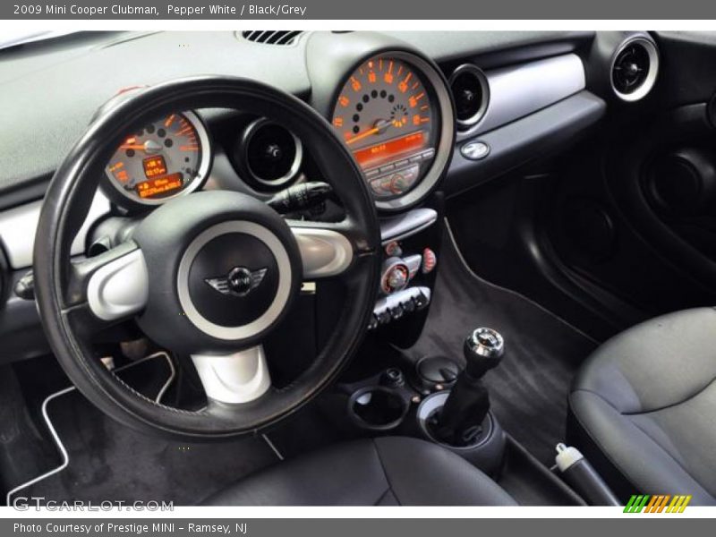 Pepper White / Black/Grey 2009 Mini Cooper Clubman