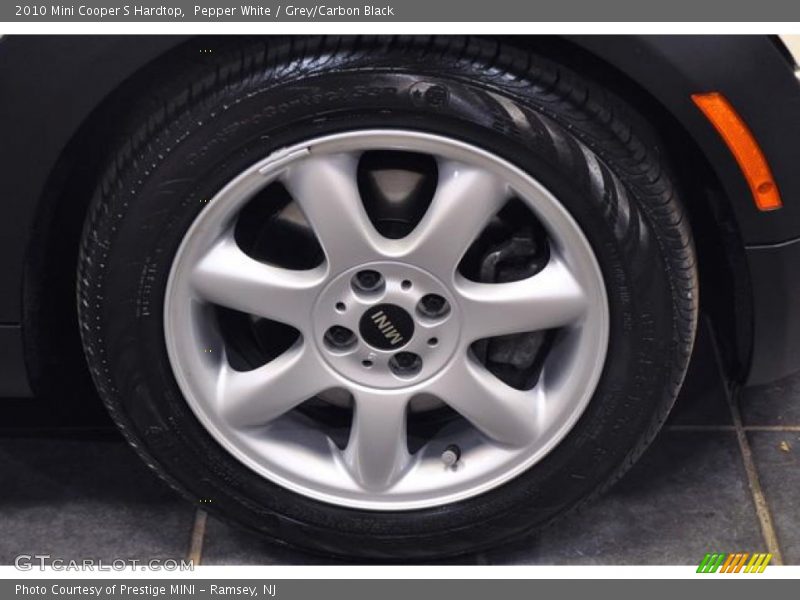 Pepper White / Grey/Carbon Black 2010 Mini Cooper S Hardtop