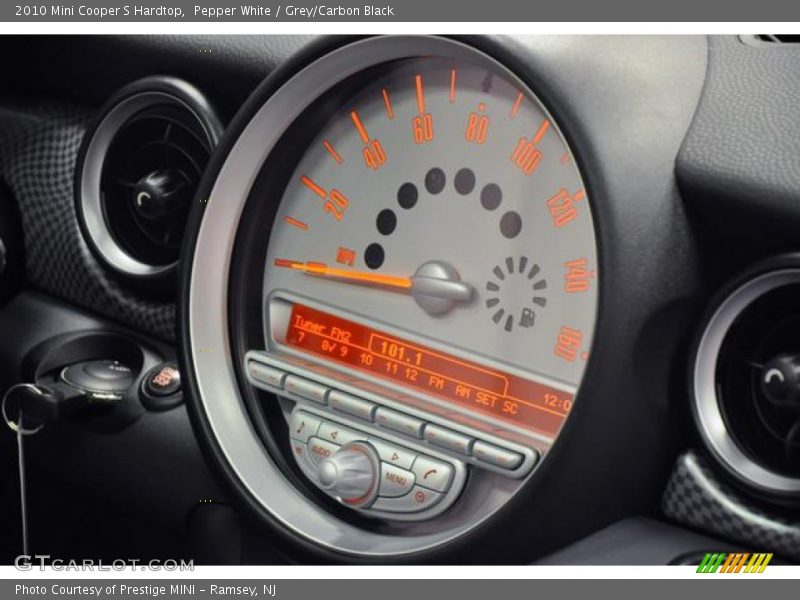 Pepper White / Grey/Carbon Black 2010 Mini Cooper S Hardtop