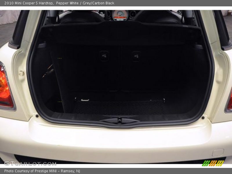 Pepper White / Grey/Carbon Black 2010 Mini Cooper S Hardtop