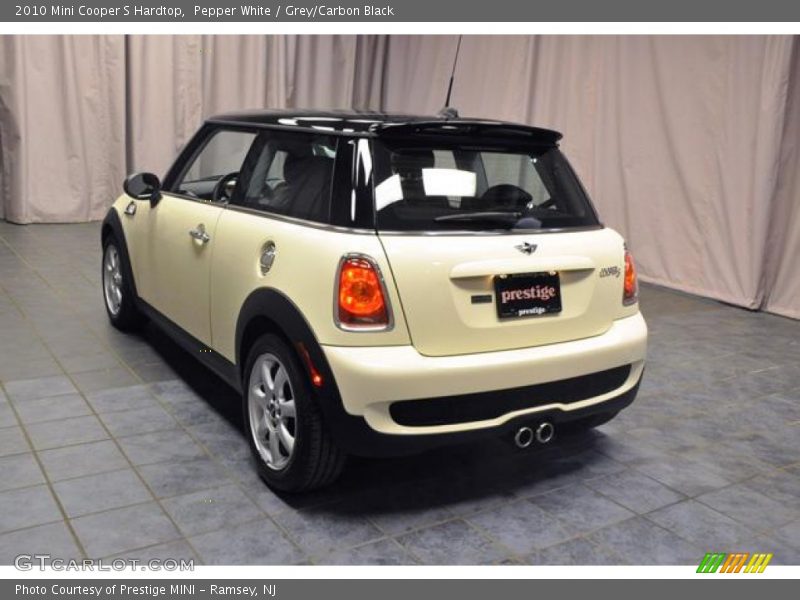 Pepper White / Grey/Carbon Black 2010 Mini Cooper S Hardtop