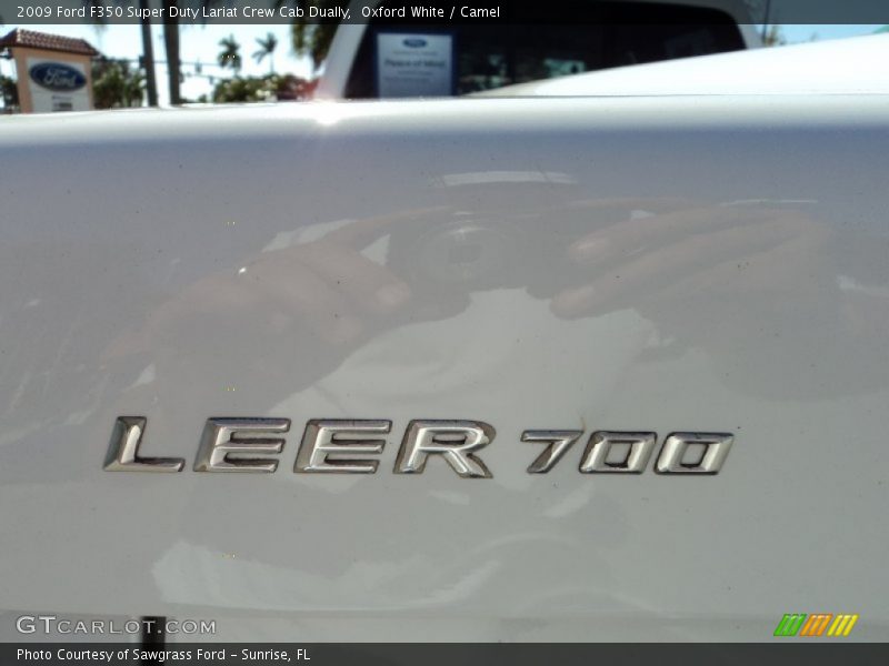 Oxford White / Camel 2009 Ford F350 Super Duty Lariat Crew Cab Dually