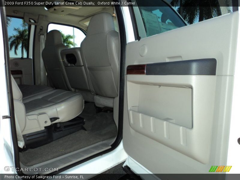 Oxford White / Camel 2009 Ford F350 Super Duty Lariat Crew Cab Dually