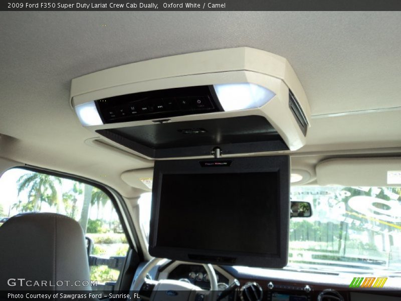 Entertainment System of 2009 F350 Super Duty Lariat Crew Cab Dually
